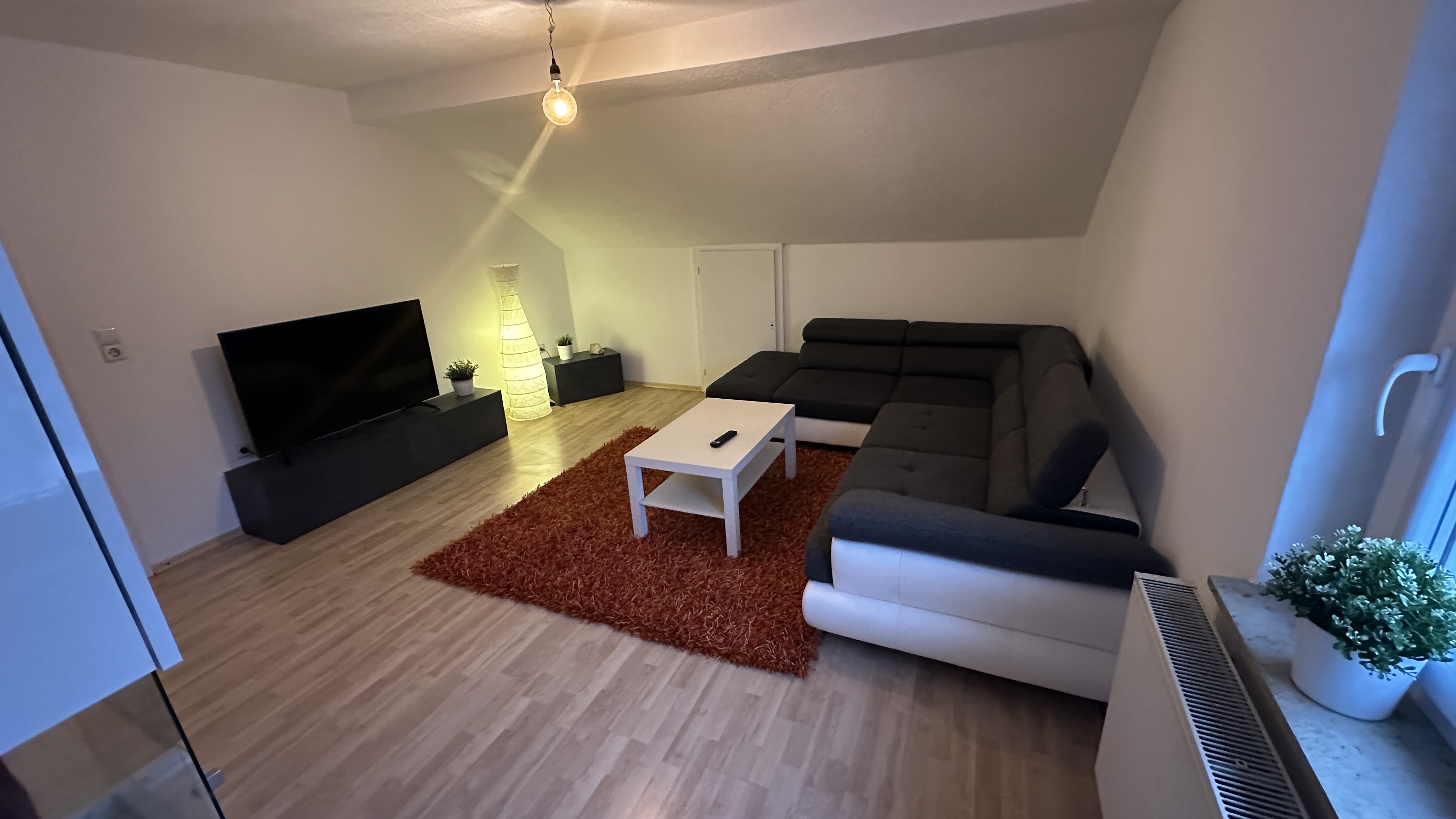 Gemütliches Wohnzimmer der Ferienwohnung